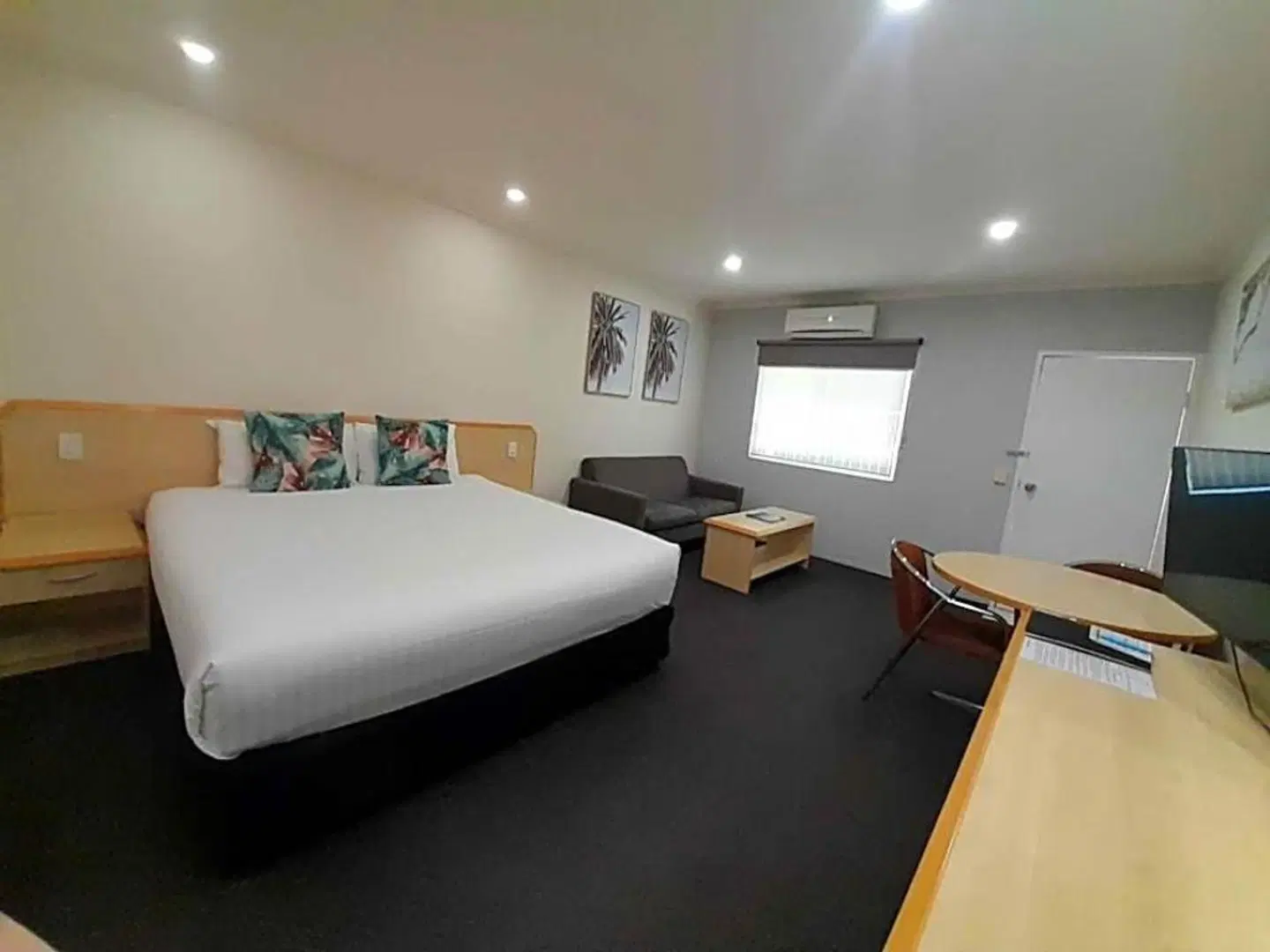 Red Bridge Motor Inn ROOM_EXAMPLE