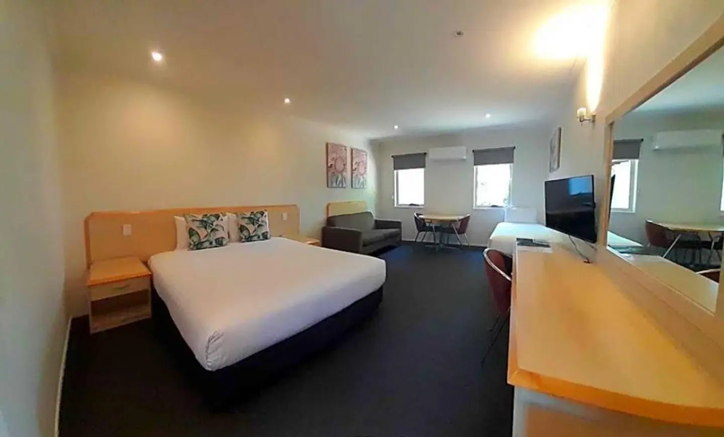 Red Bridge Motor Inn ROOM_EXAMPLE