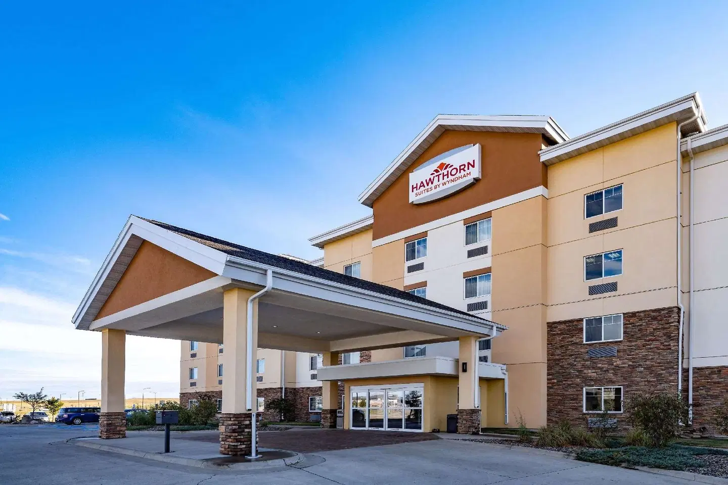 Hawthorn Suites by Wyndham Dickinson EXTERIOR