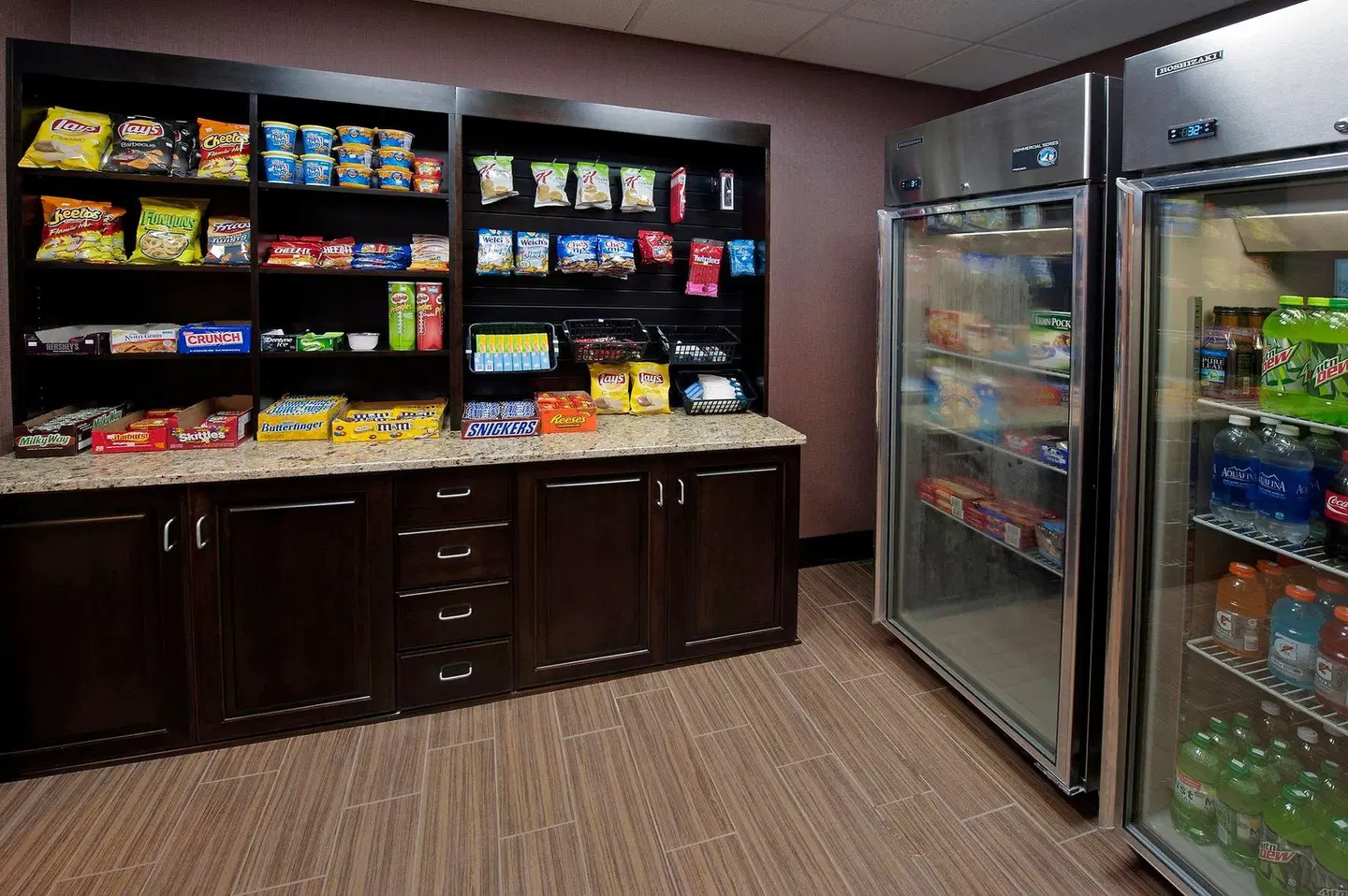 Holiday Inn Express & Suites Clearfield by IHG Bar