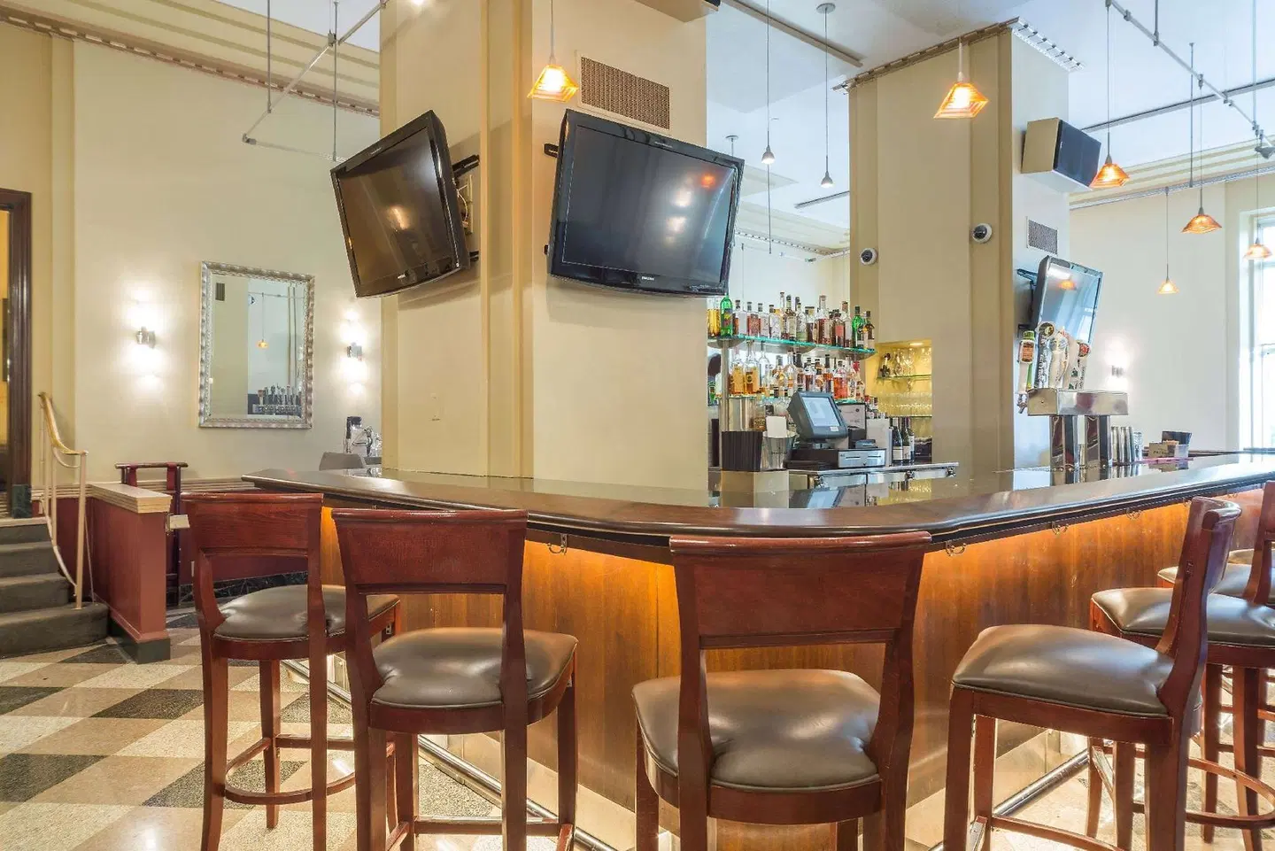 Ambassador Hotel Milwaukee, Trademark Collection by Wyndham Bar