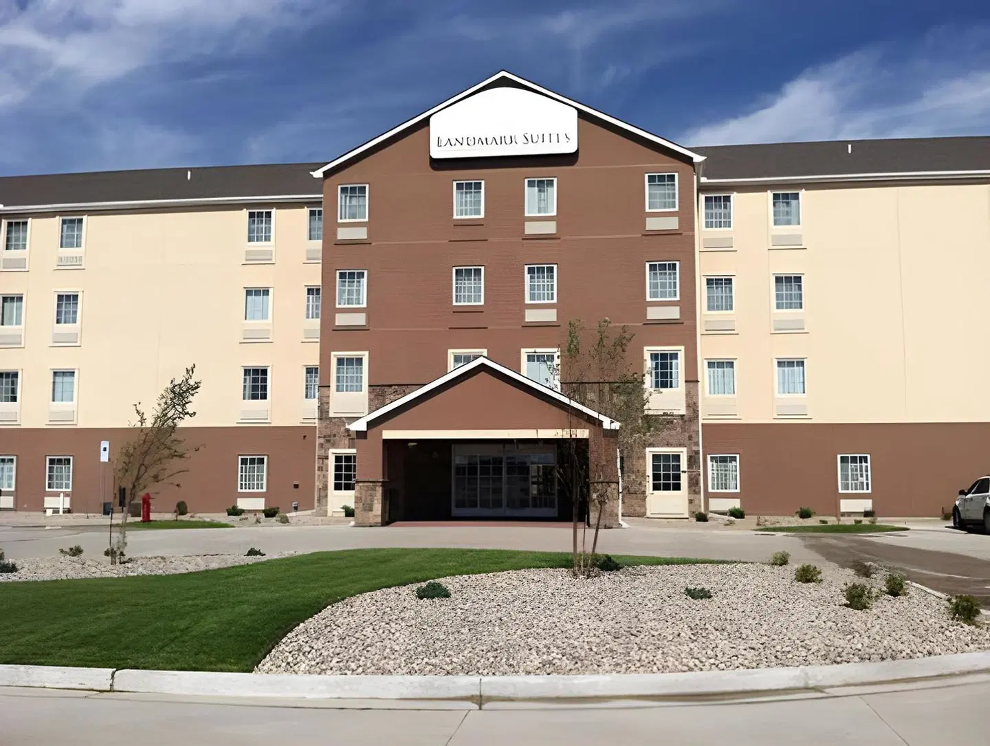 Landmark Suites - Williston EXTERIOR