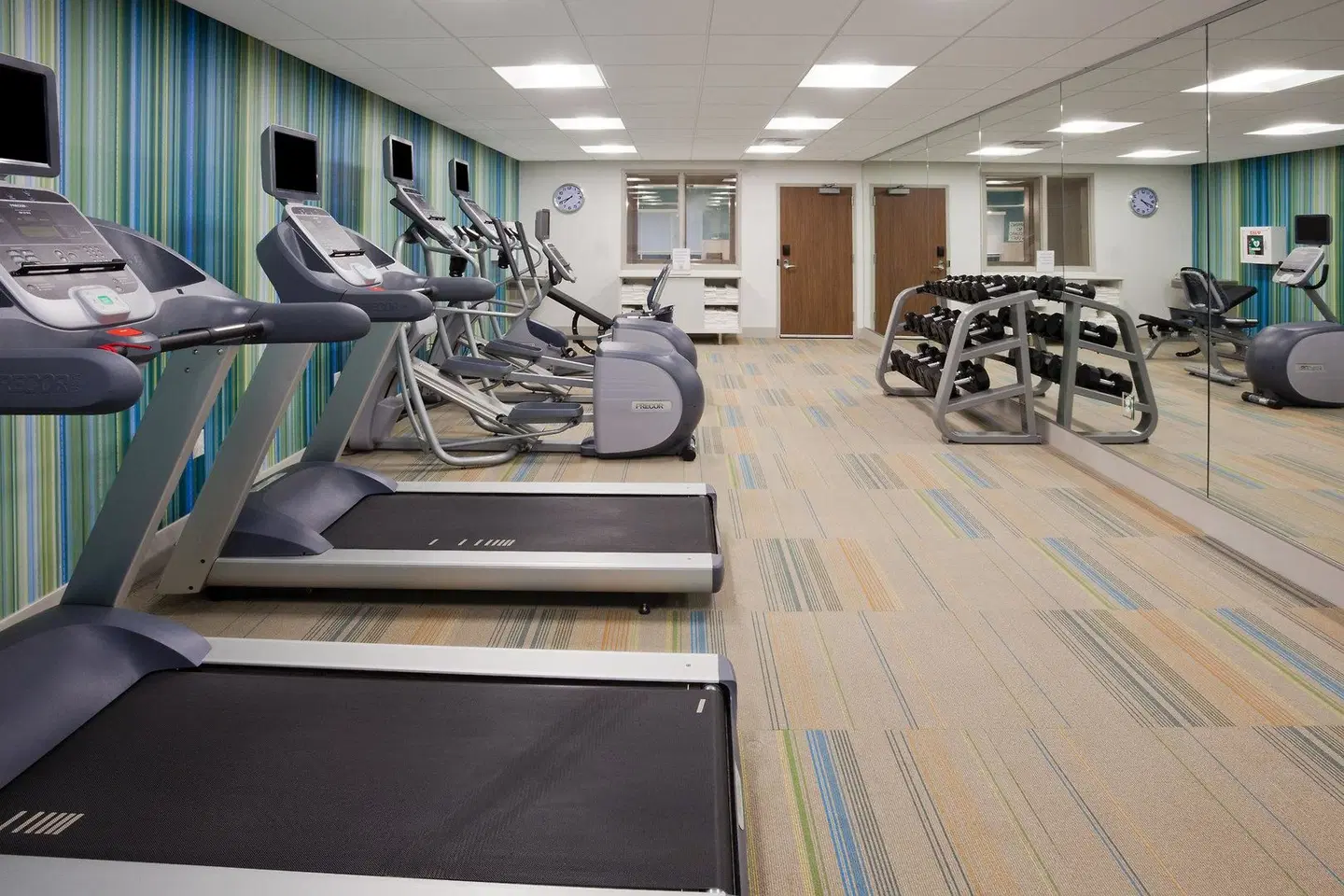 Holiday Inn Express & Suites Des Moines Downtown by IHG SPORTS_AND_LEISURE