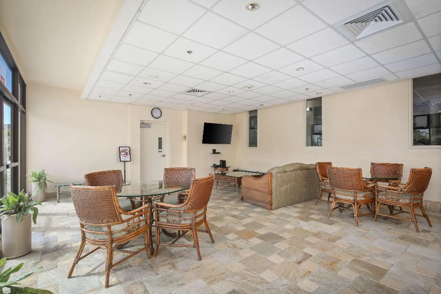 Aston Waikiki Sunset LOUNGE_LOBBY