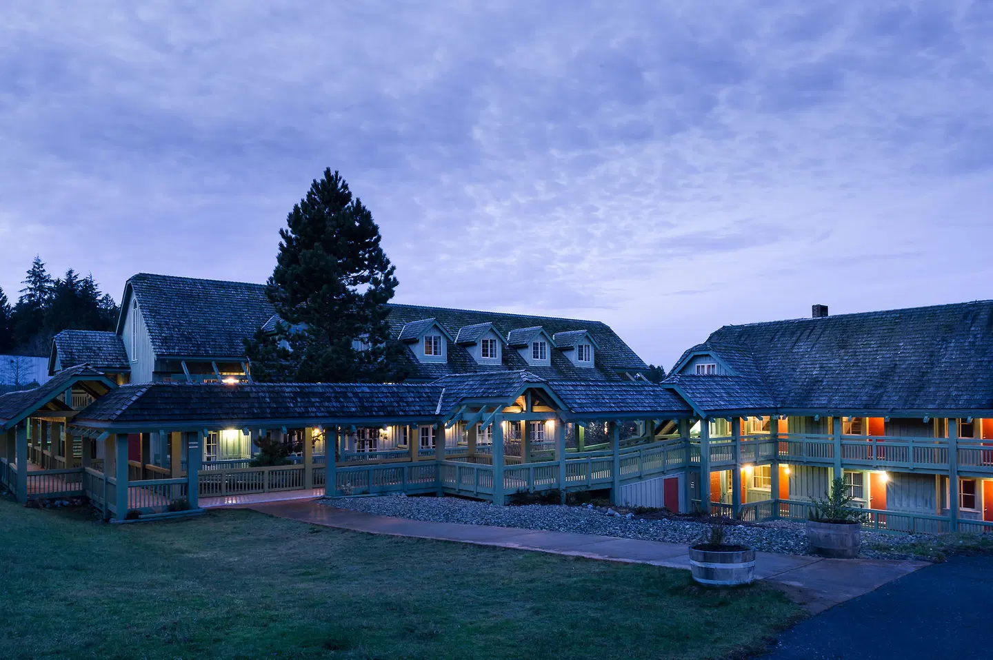 Canadian Princess Fishing Lodge & Marine Adventures EXTERIOR