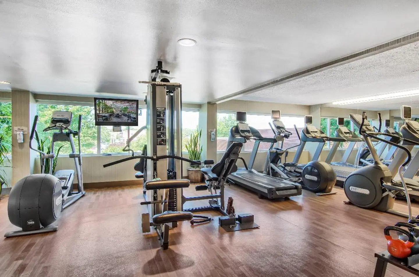 Omni Charlottesville SPORTS_AND_LEISURE