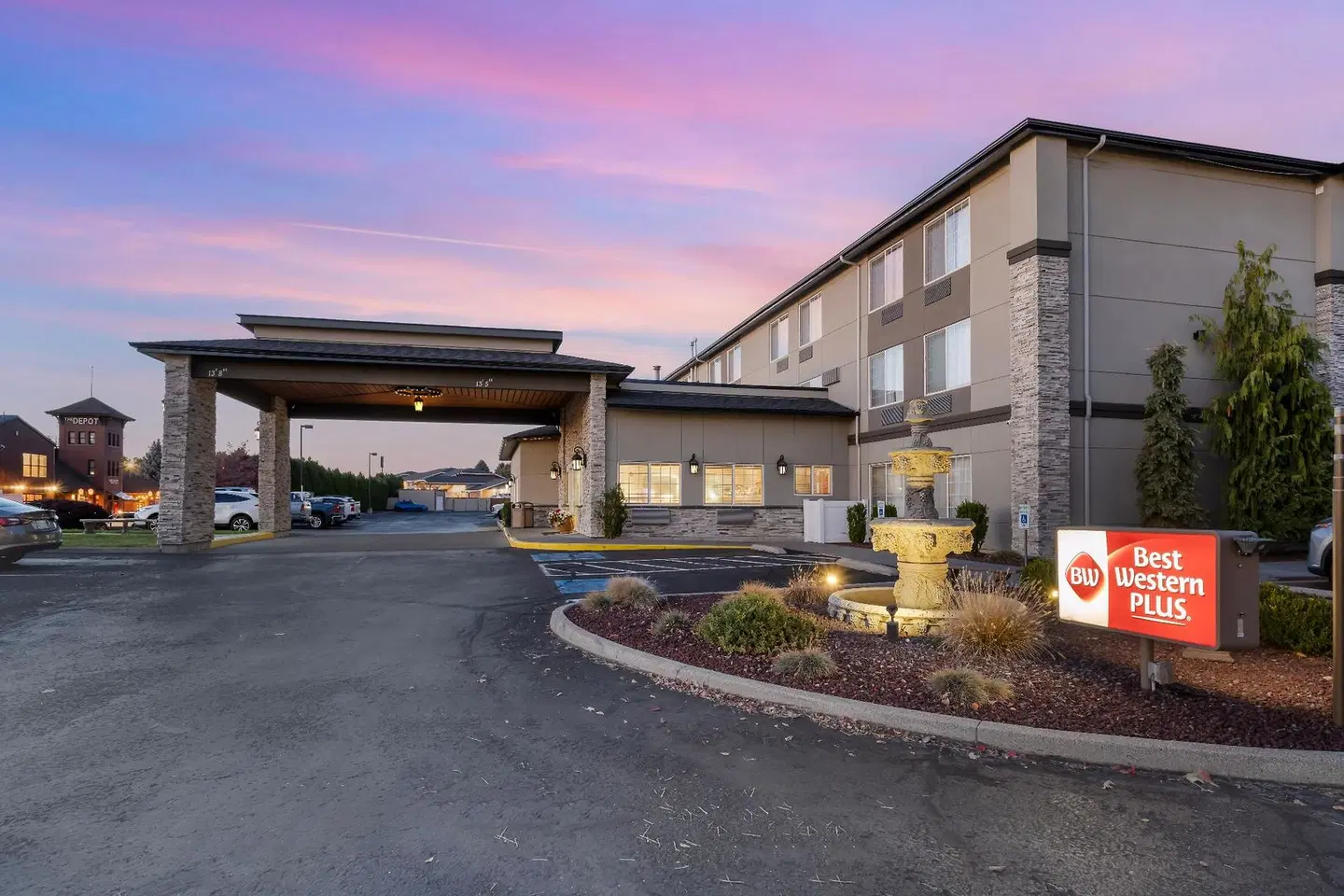 Best Western PLUS Walla Walla Suites Inn EXTERIOR