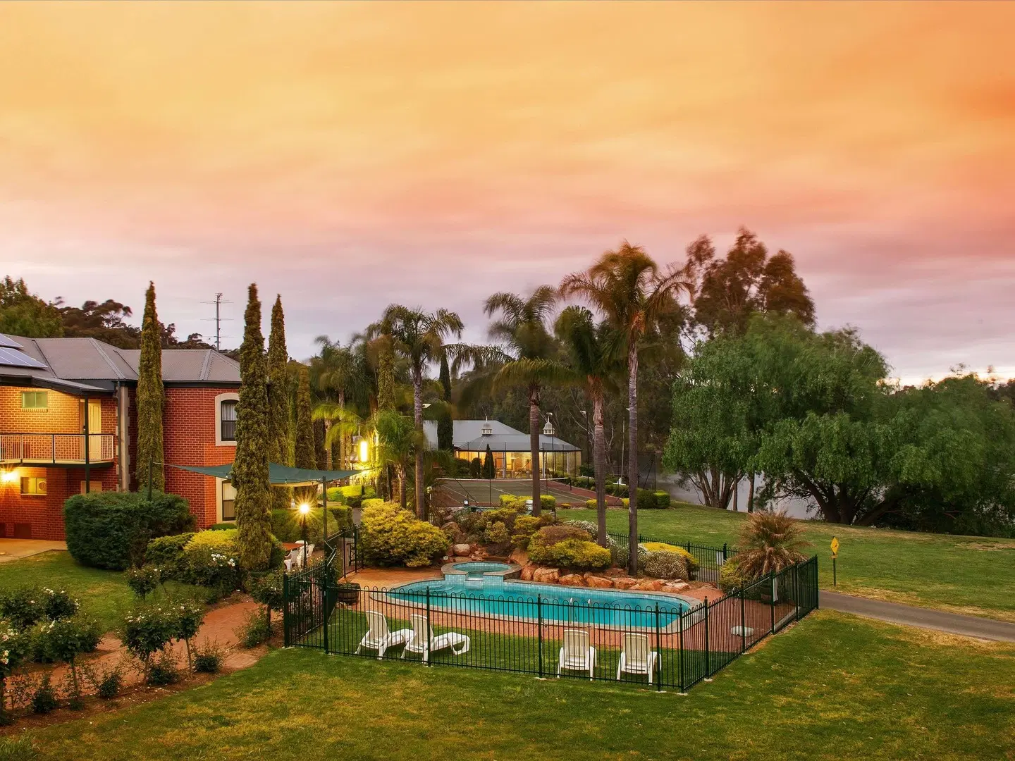 Clare Country Club OUTDOOR_POOL
