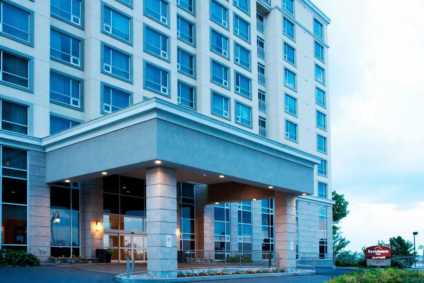 Residence Inn by Marriott Kingston Water's Edge EXTERIOR