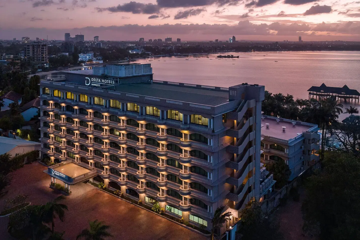 Delta Hotels by Marriott Dar es Salaam EXTERIOR