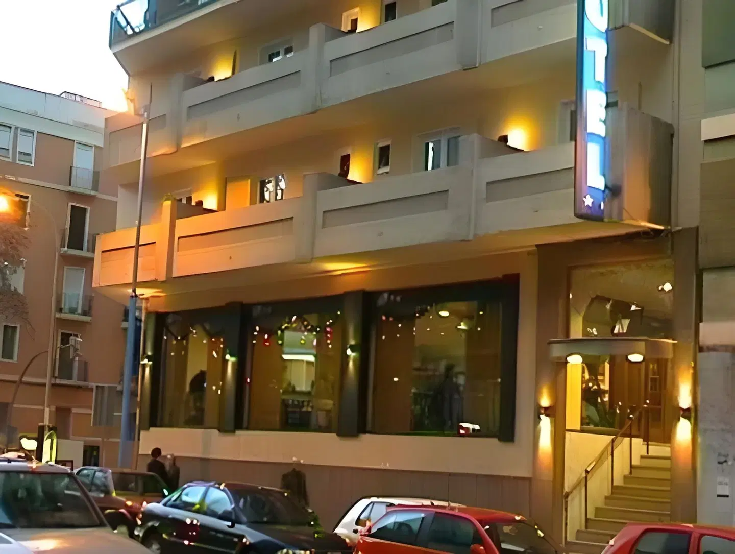 Vernisa EXTERIOR