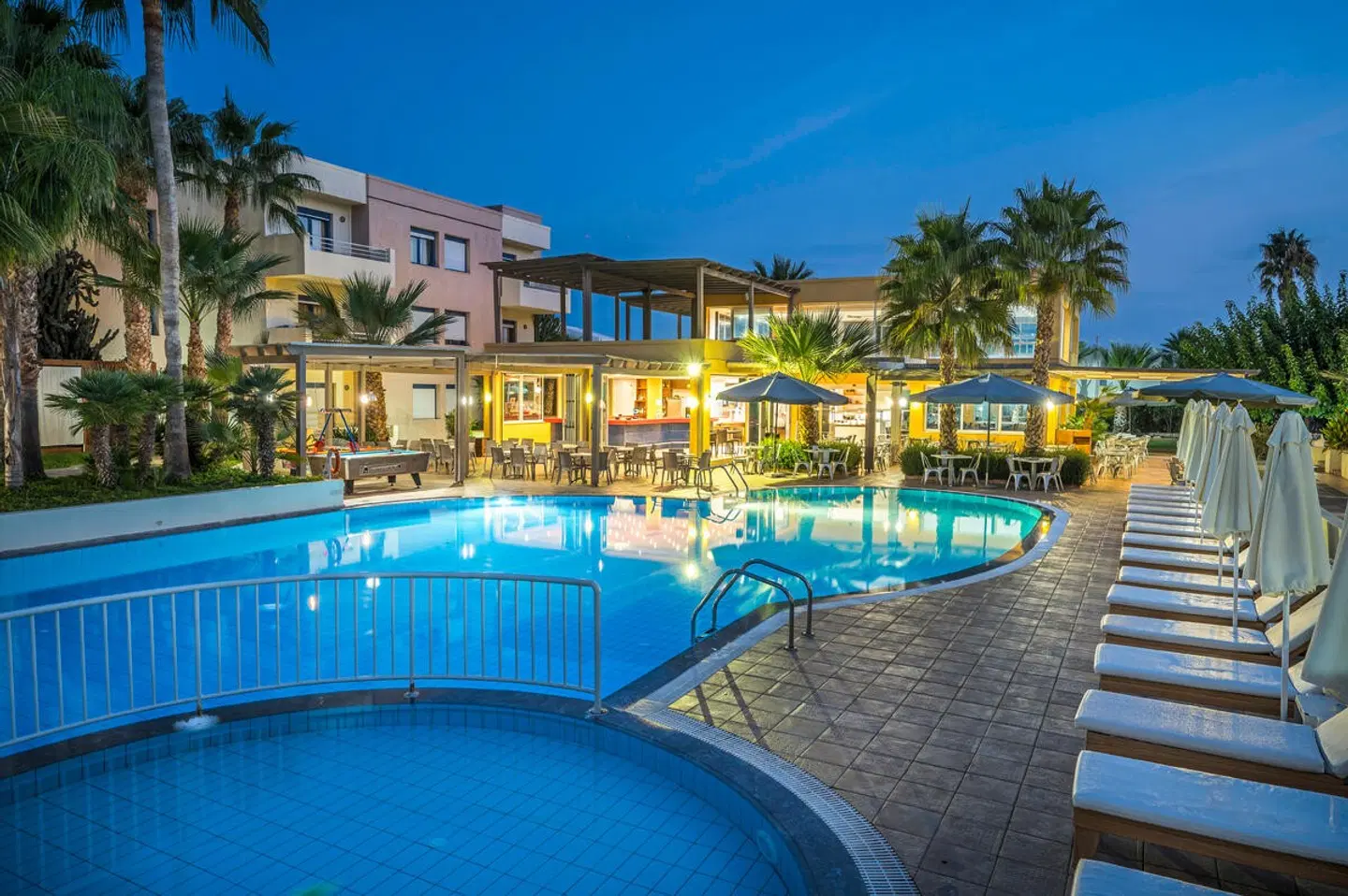 Meropi Hotel & Apartments OUTDOOR_POOL