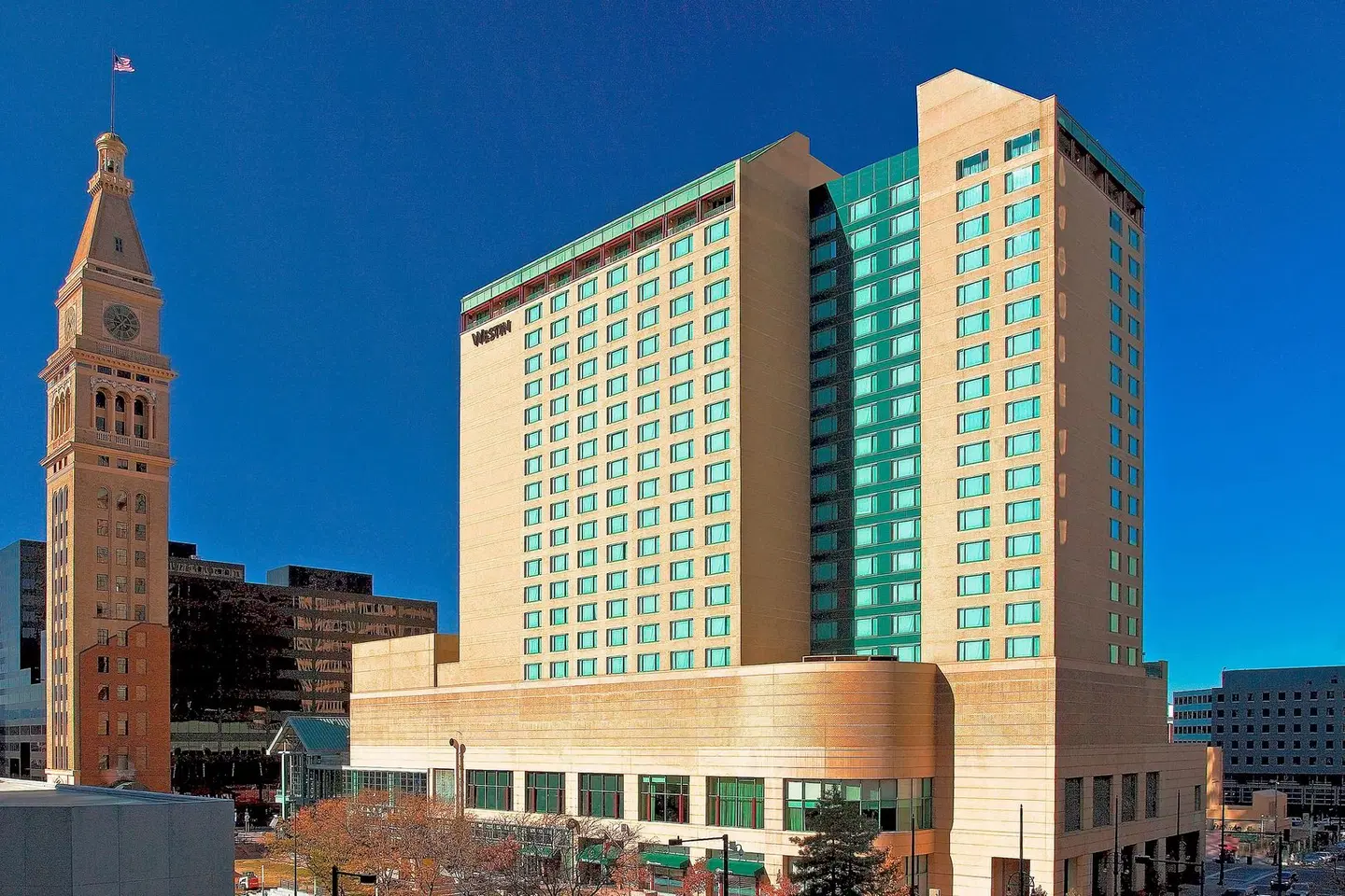 The Westin Denver Downtown EXTERIOR