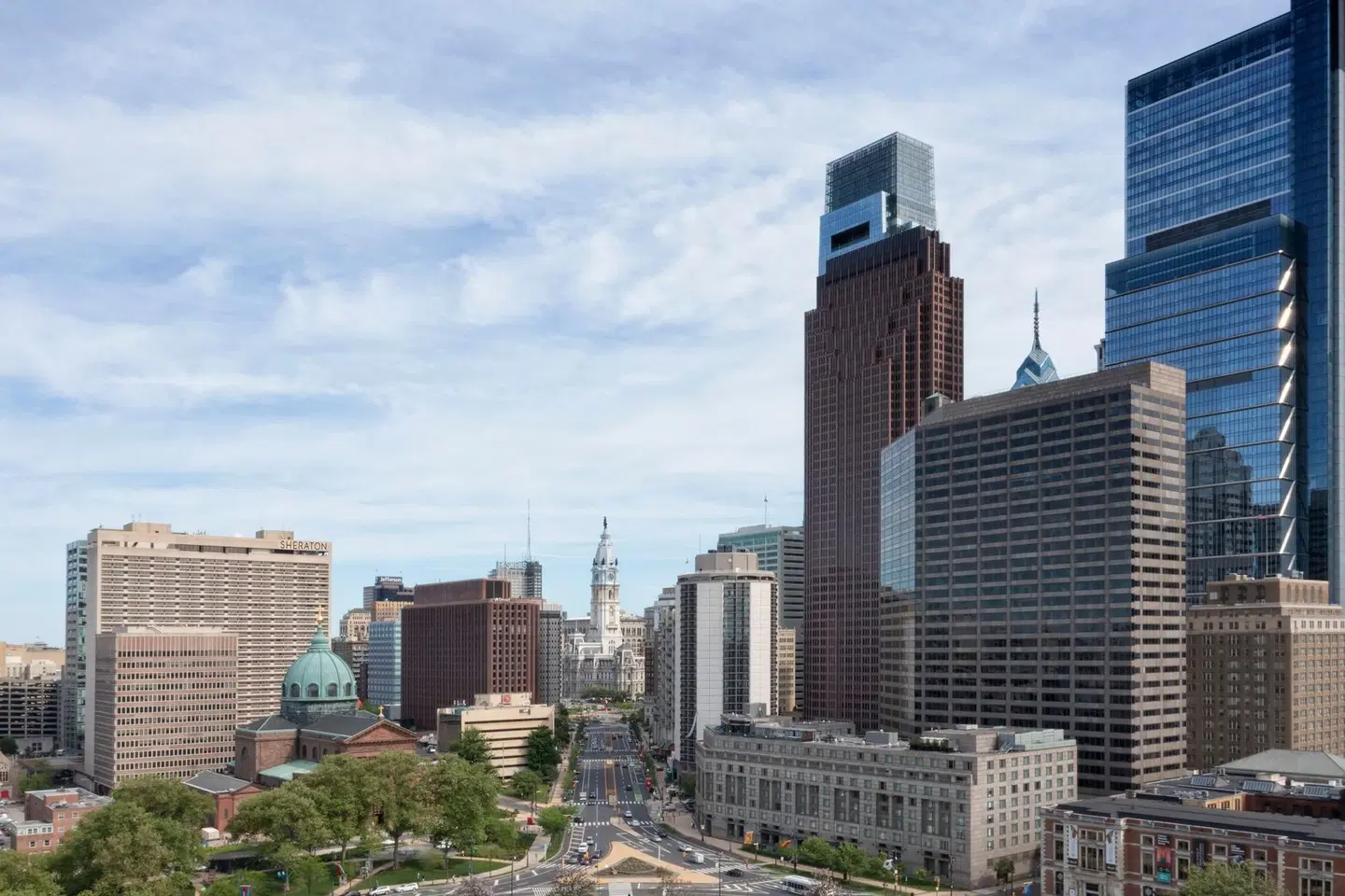 Sheraton Philadelphia Downtown EXTERIOR