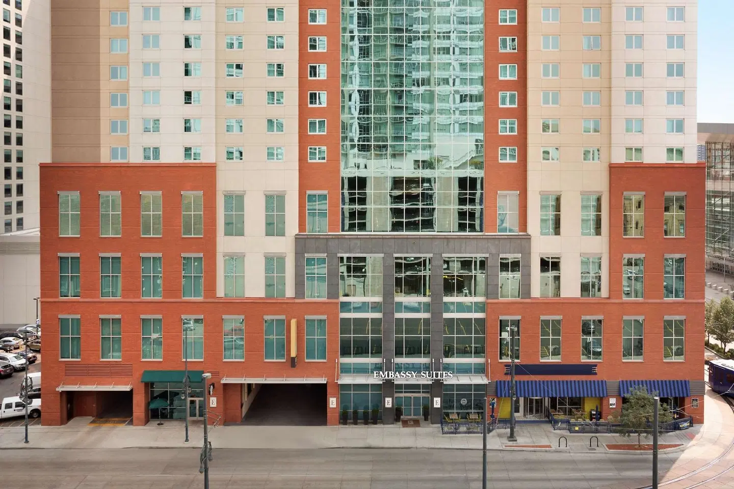 Embassy Suites by Hilton Denver - Downtown/Convention Center EXTERIOR