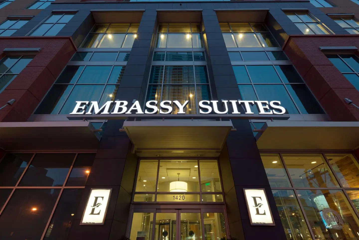 Embassy Suites by Hilton Denver - Downtown/Convention Center EXTERIOR