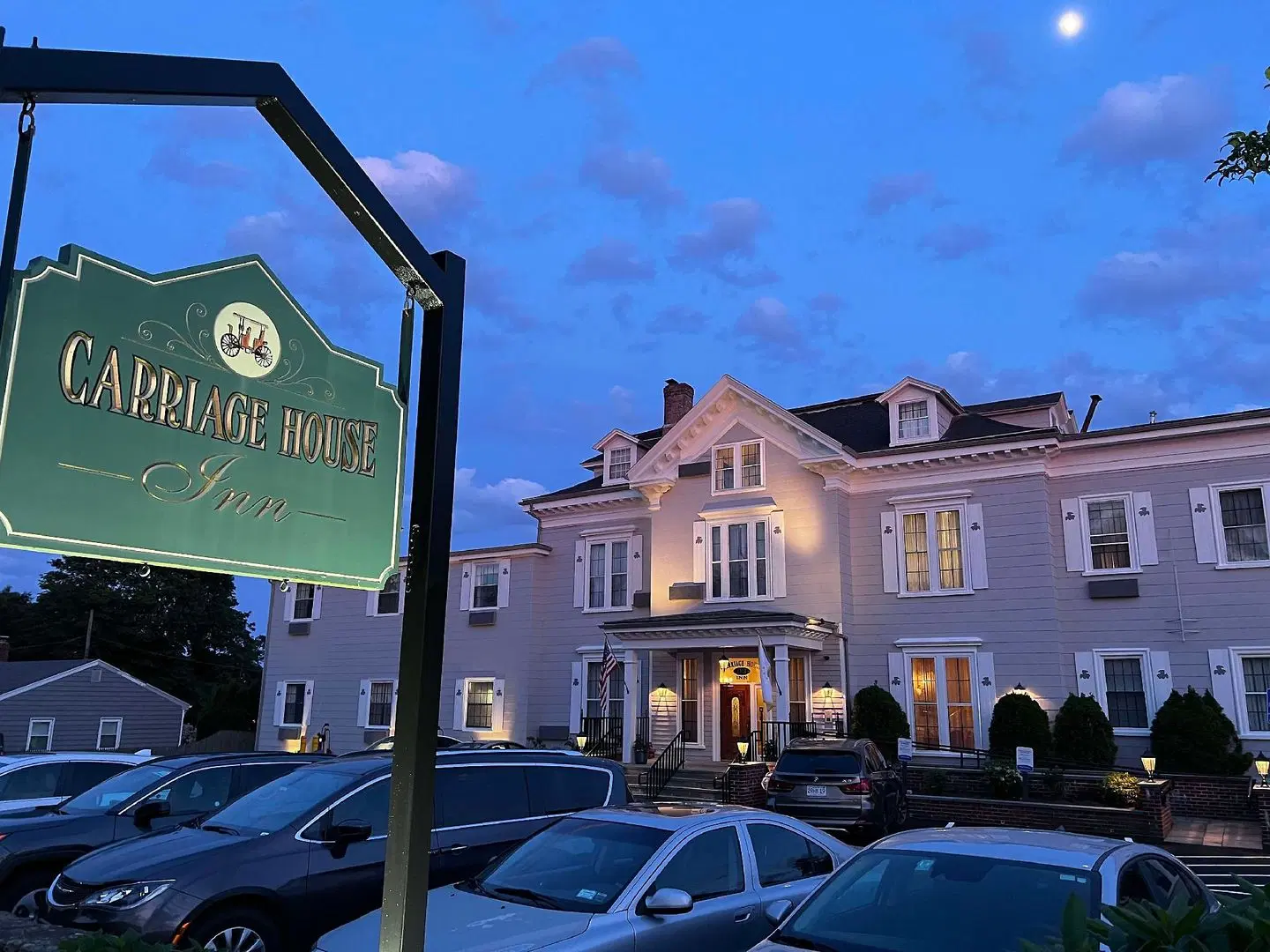The Carriage House Inn, an Ascend Collection hotel EXTERIOR