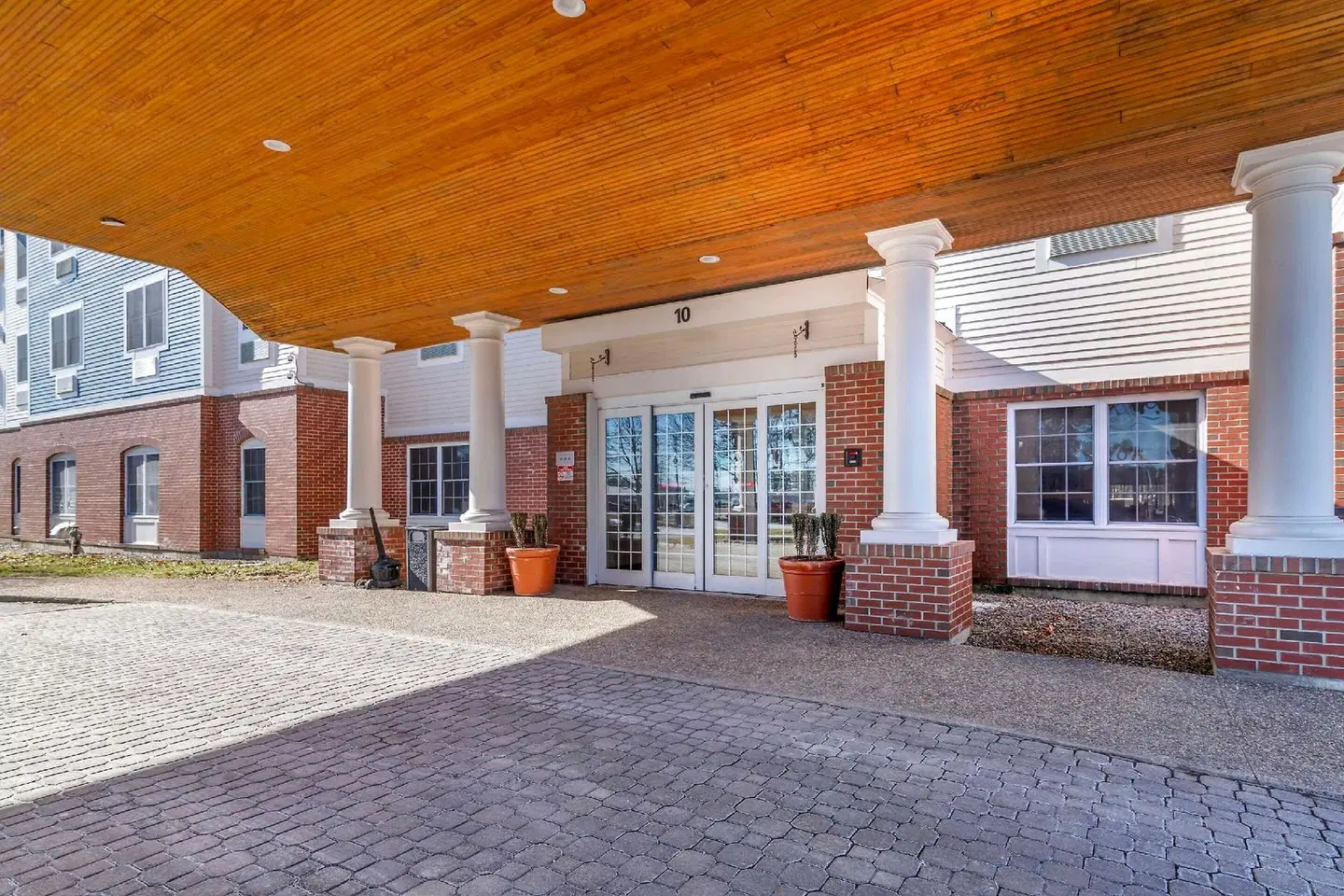 Comfort Inn and Suites Dover LOUNGE_LOBBY