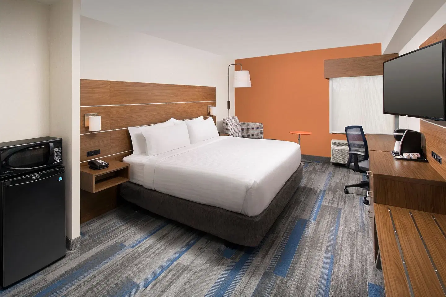 Holiday Inn Express & Suites College Park-University Area by IHG ROOM_EXAMPLE