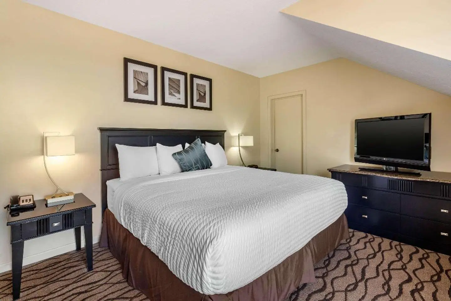 Ogunquit River Inn & Suites ROOM_EXAMPLE