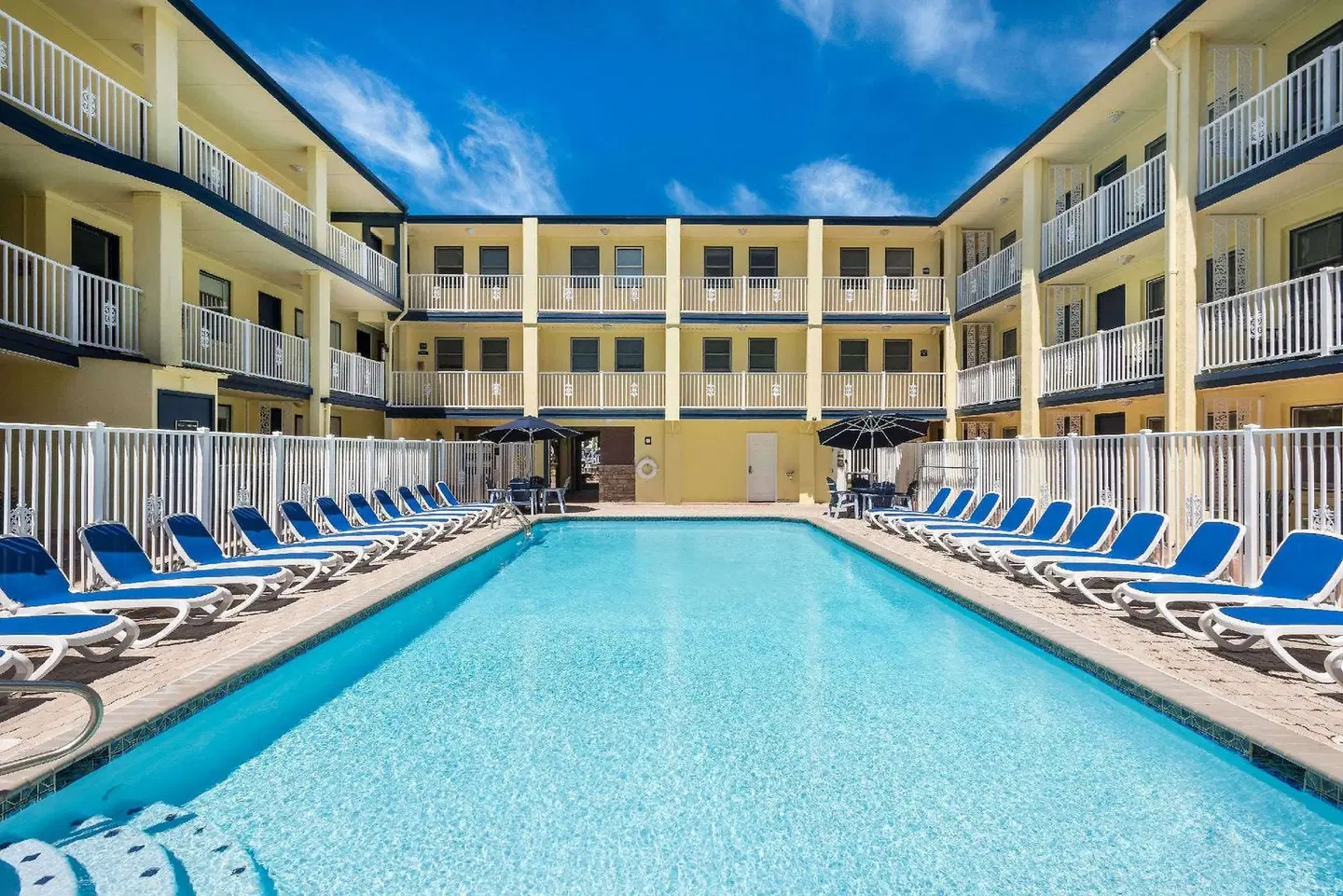Days Inn by Wyndham Ocean City Oceanfront OUTDOOR_POOL