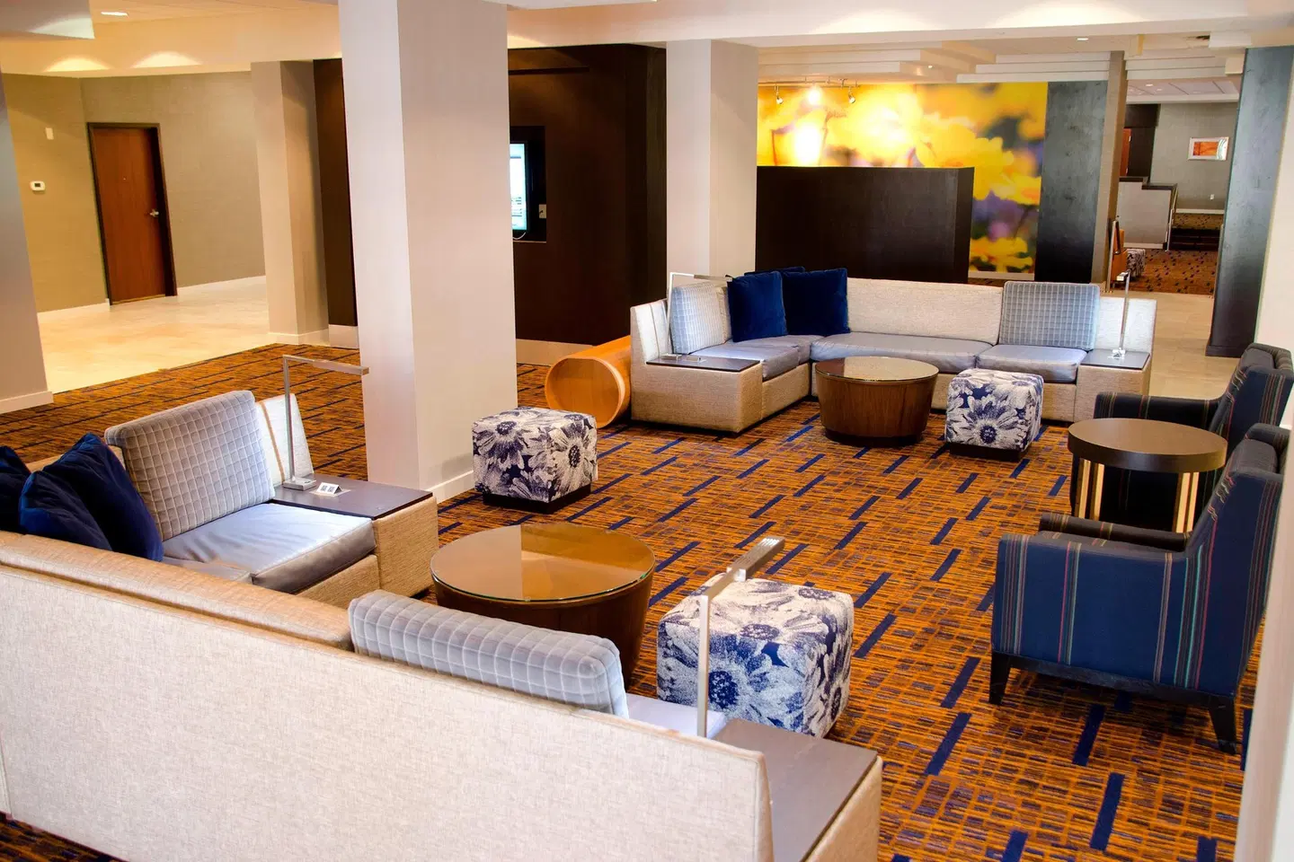 Courtyard by Marriott Waterbury Downtown LOUNGE_LOBBY