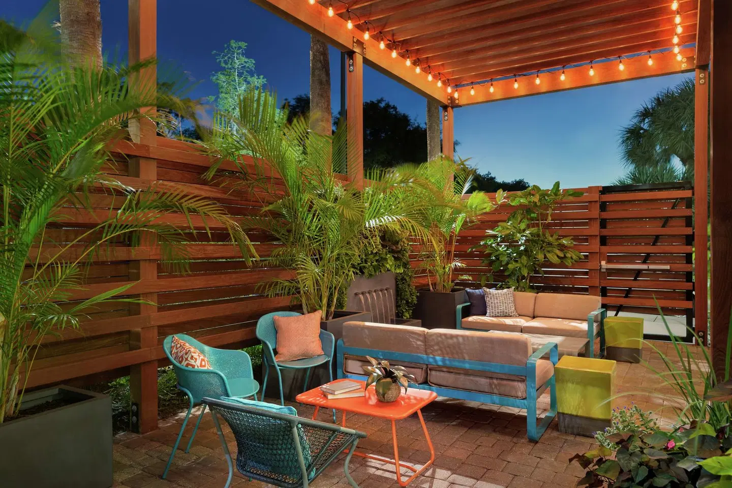 Hotel Alba Tampa, Tapestry Collection by Hilton Terrasse