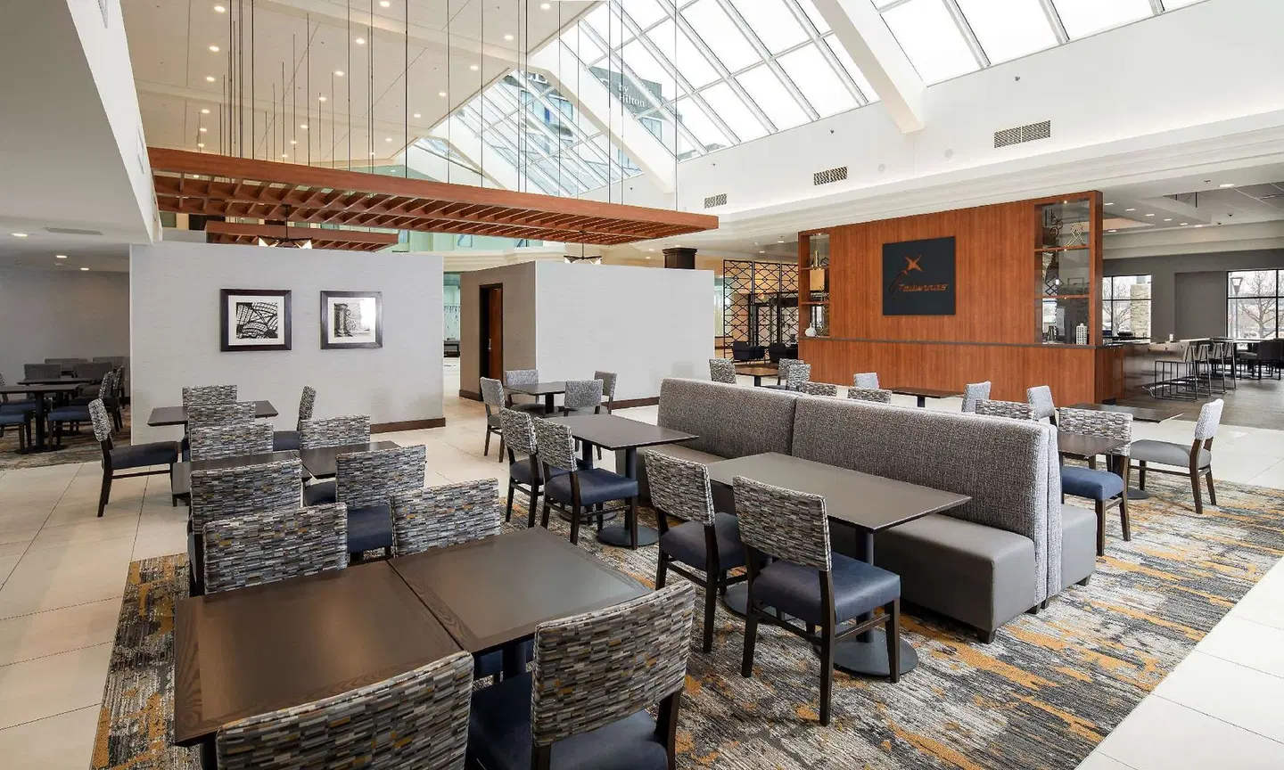 DoubleTree by Hilton Madison East LOUNGE_LOBBY