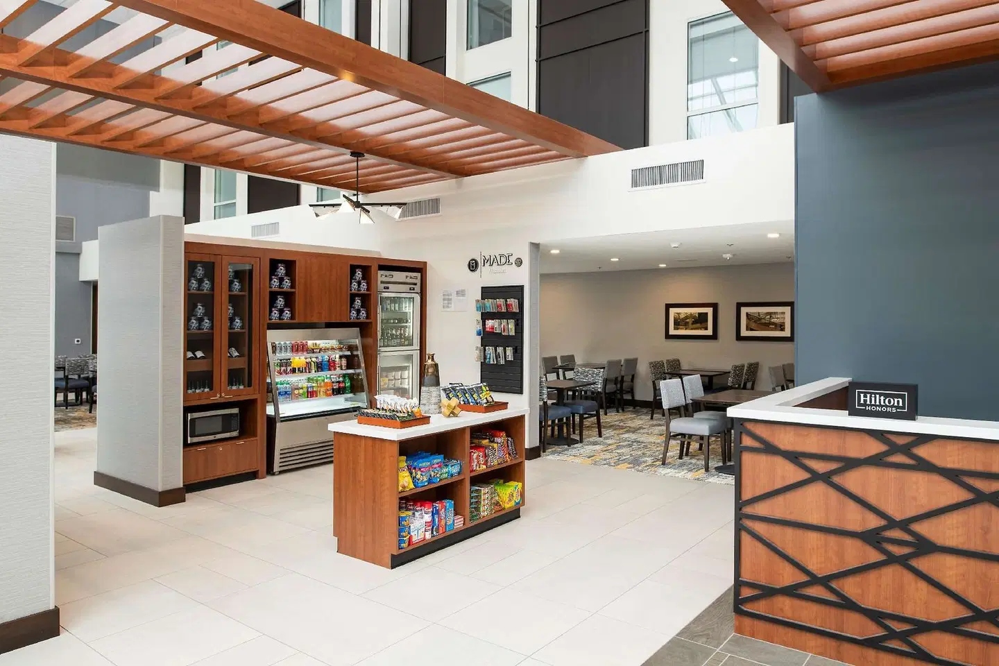 DoubleTree by Hilton Madison East LOUNGE_LOBBY
