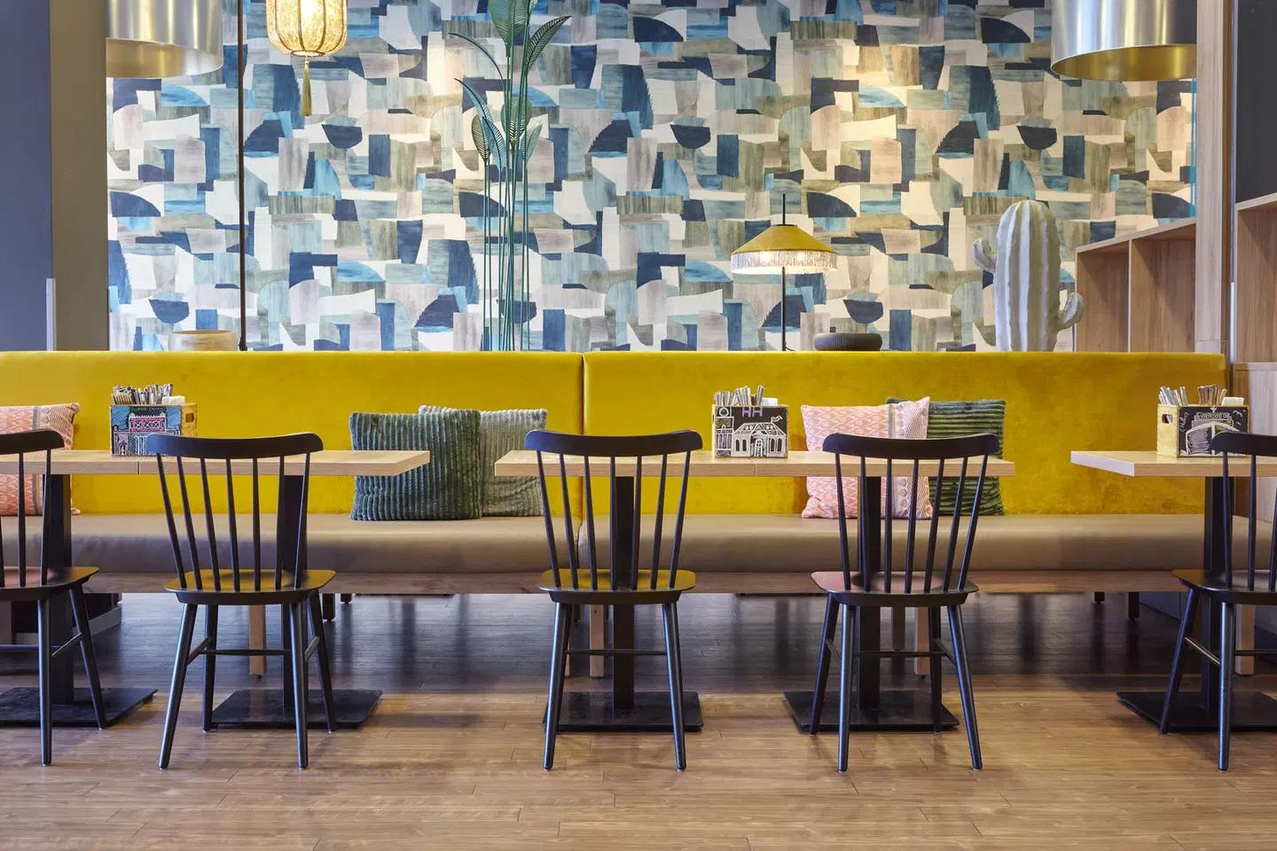 Holiday Inn - the niu, FUSION HAMBURG St. Georg Bar