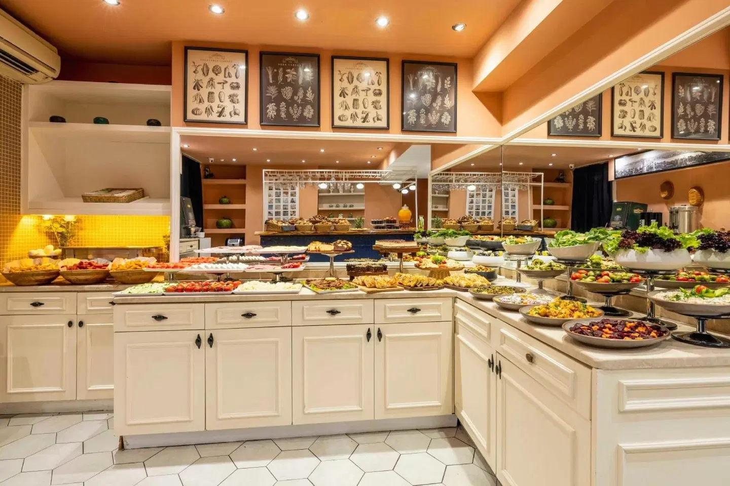 Raymond Hotel Restaurant