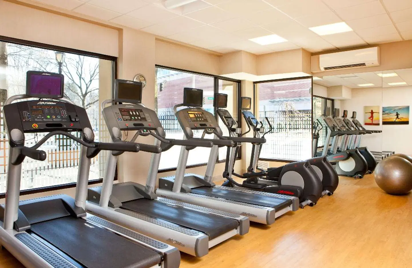 Sonesta White Plains Downtown SPORTS_AND_LEISURE