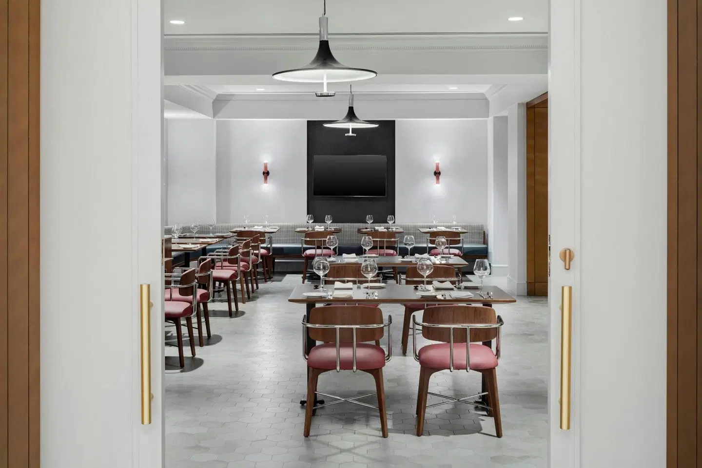Le Méridien Washington, D.C., The Madison Restaurant