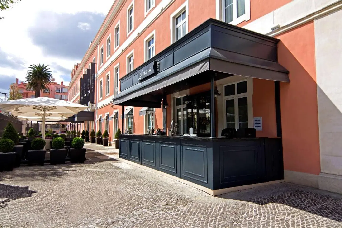 SANA Silver Coast Hotel Bar