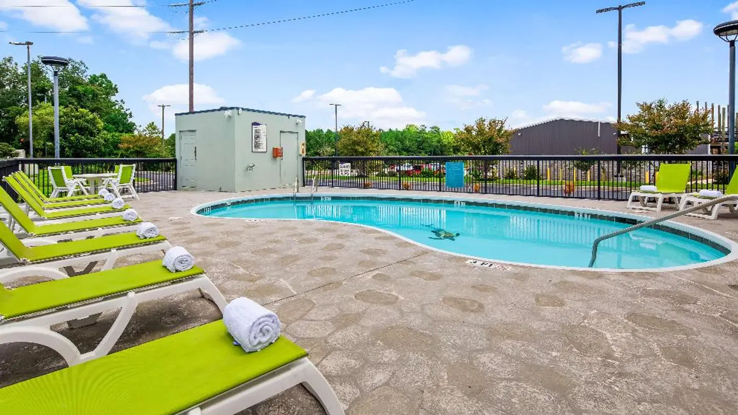 Best Western Plus Myrtle Beach Hotel OUTDOOR_POOL