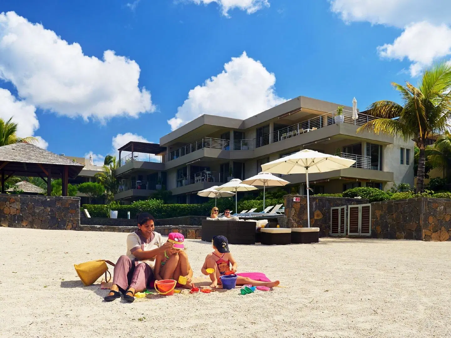 Bon Azur Beachfront Suites & Penthouses by LOV Strand
