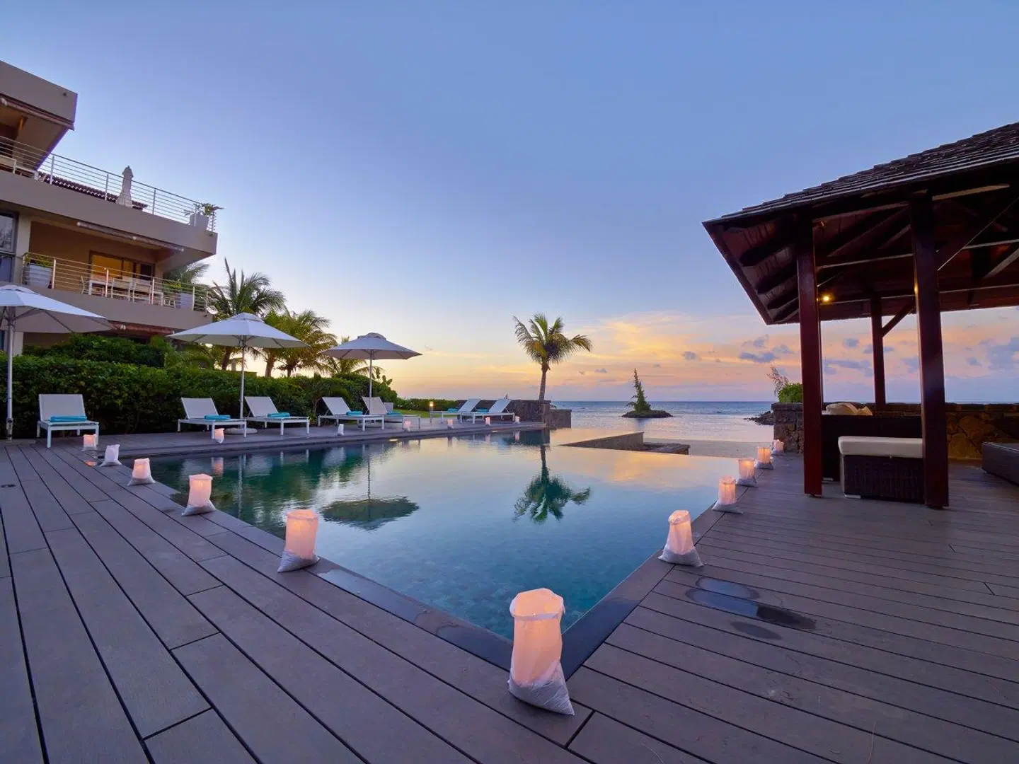 Bon Azur Beachfront Suites & Penthouses by LOV OUTDOOR_POOL