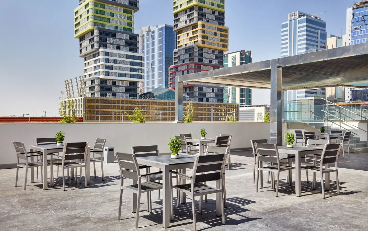 Staybridge Suites Doha Lusail by IHG Terrasse