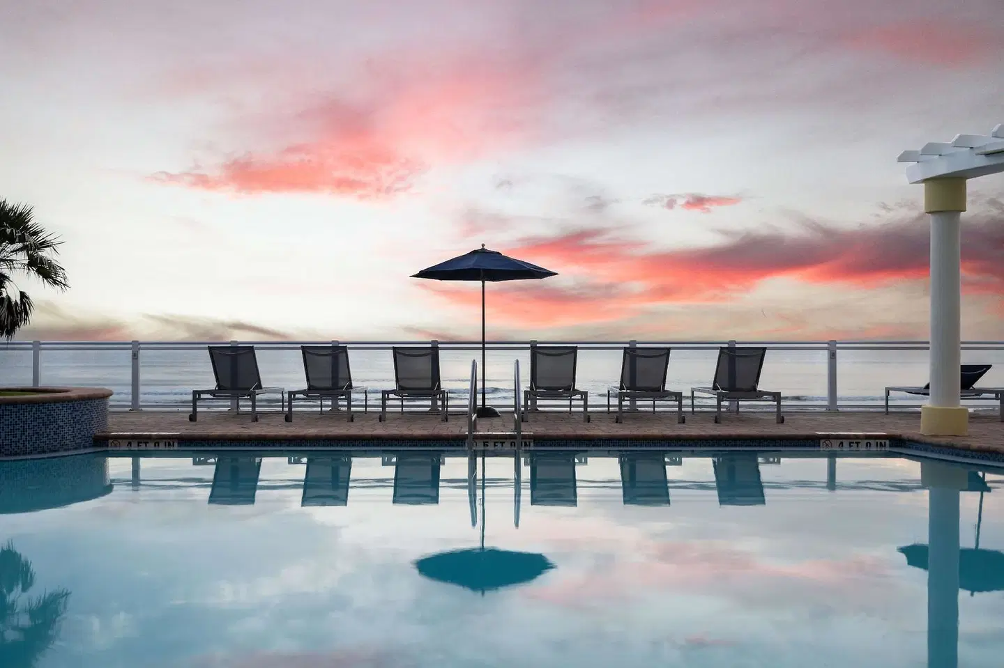 Hilton Garden Inn Daytona Beach Oceanfront OUTDOOR_POOL