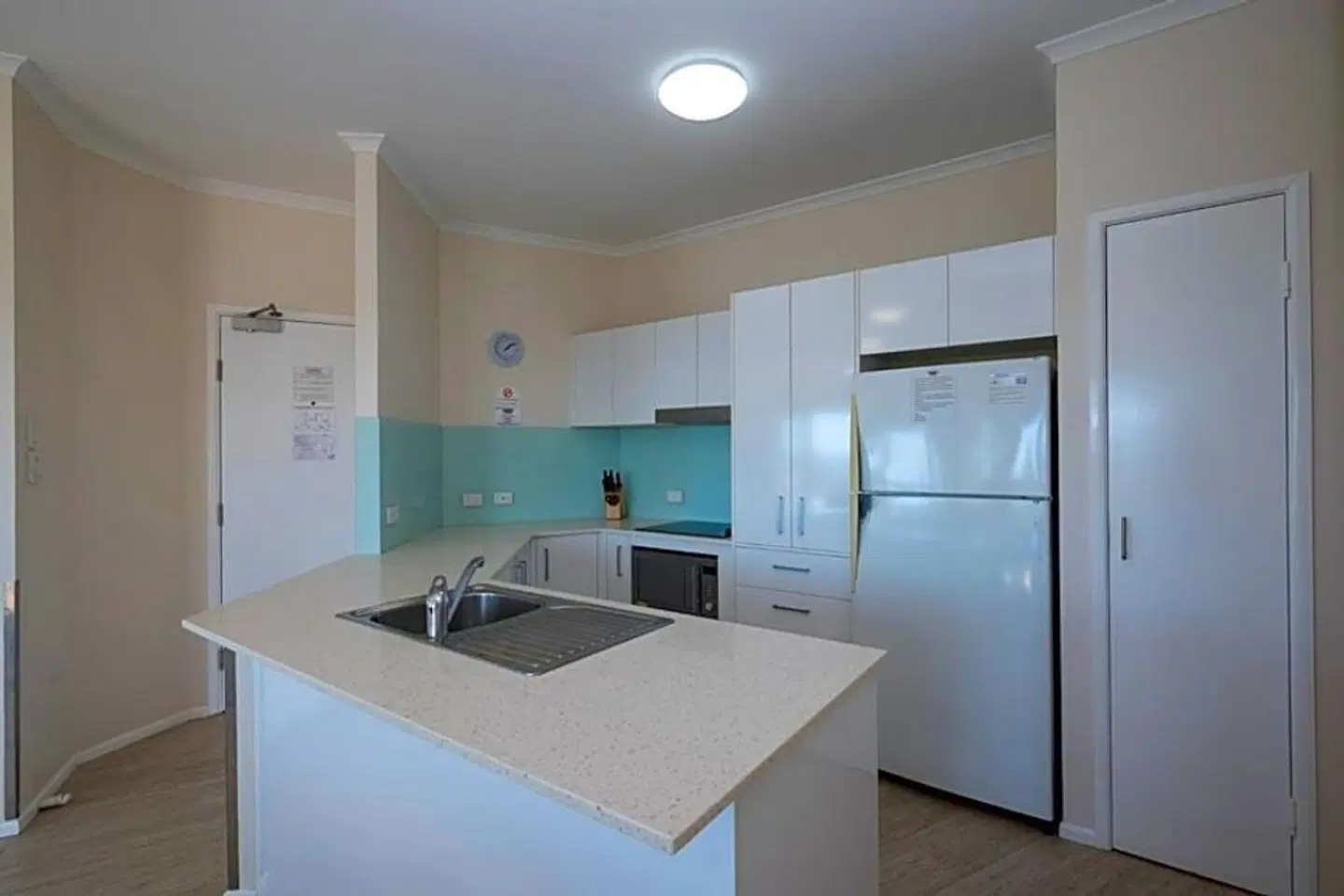 Endless Summer Resort ROOM_EXAMPLE