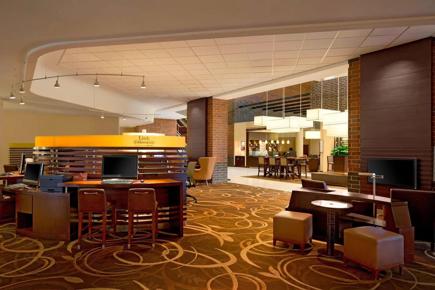 Sheraton Indianapolis Hotel at Keystone Crossing Bar