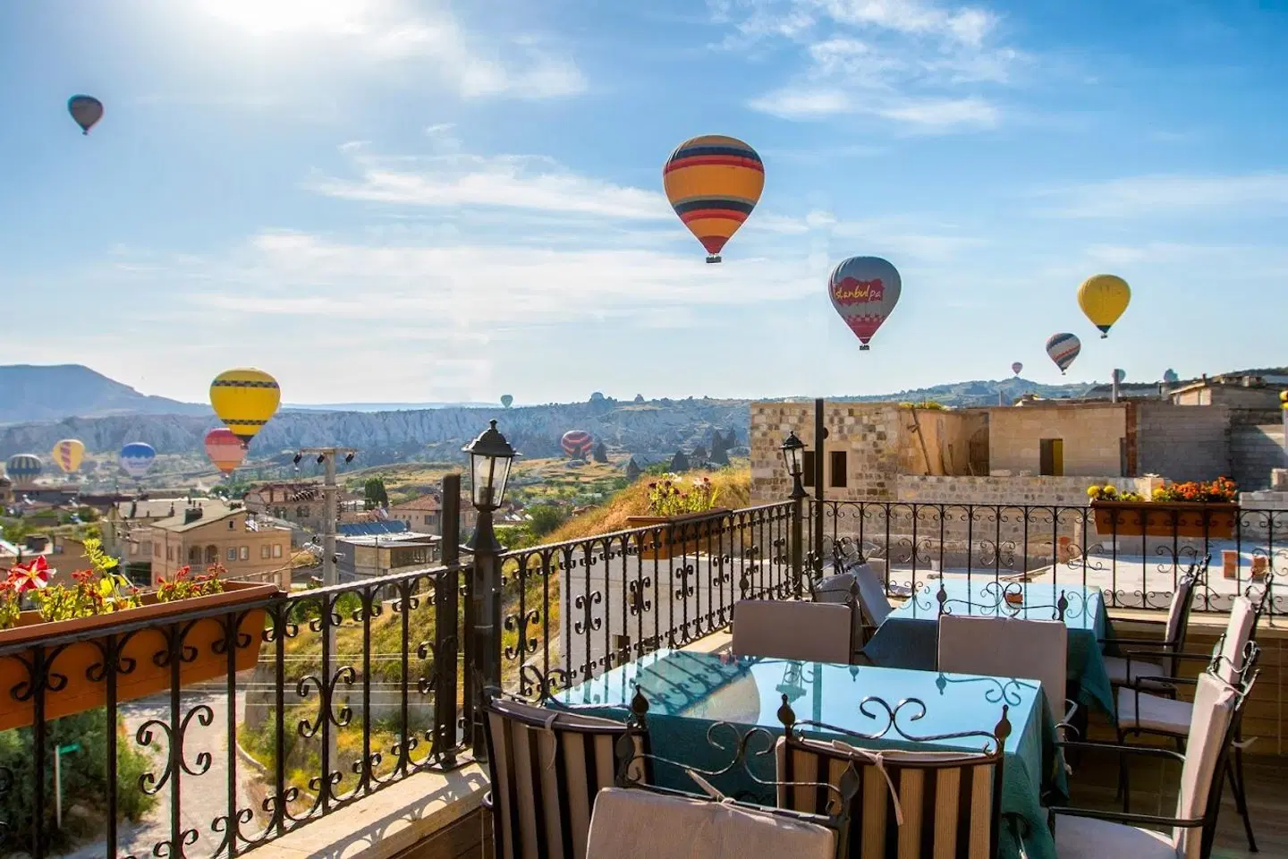 Milat Cave Hotel Terrasse