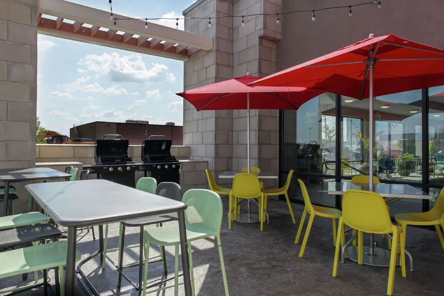 Home2 Suites by Hilton Louisville Airport Expo Center Terrasse