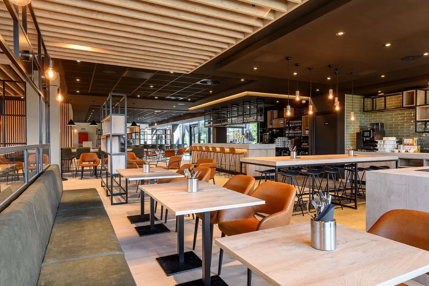 Park Inn by Radisson Antwerp Berchem Bar