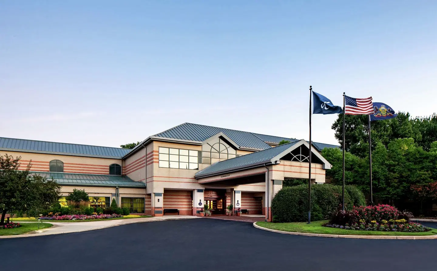 Desmond Hotel Malvern, a DoubleTree by Hilton EXTERIOR