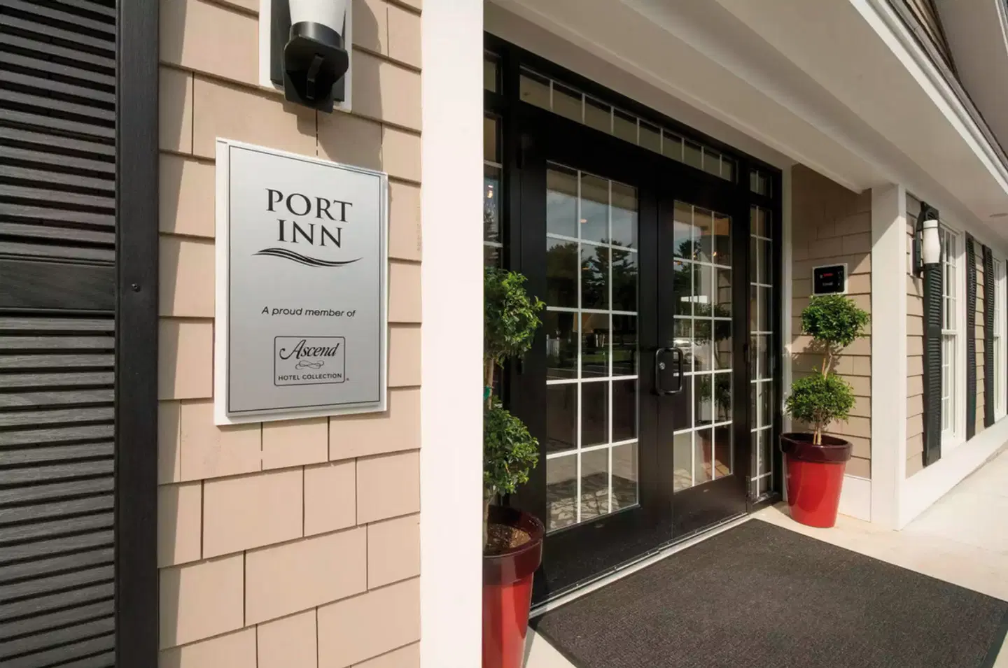 Port Inn & Suites Kennebunk, an Ascend Collection Hotel EXTERIOR