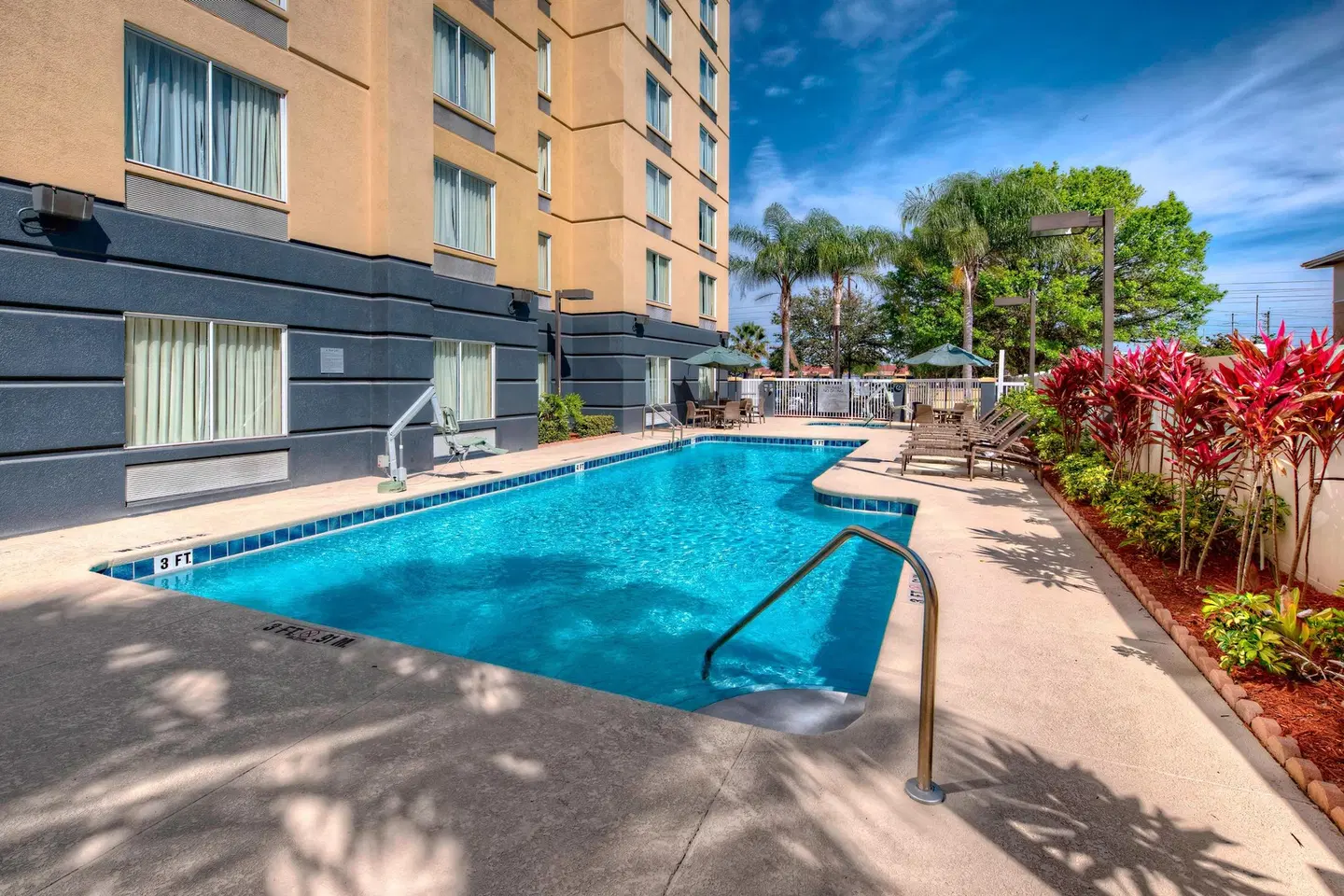 Fairfield by Marriott Inn & Suites Orlando Near Universal Orlando Resort OUTDOOR_POOL