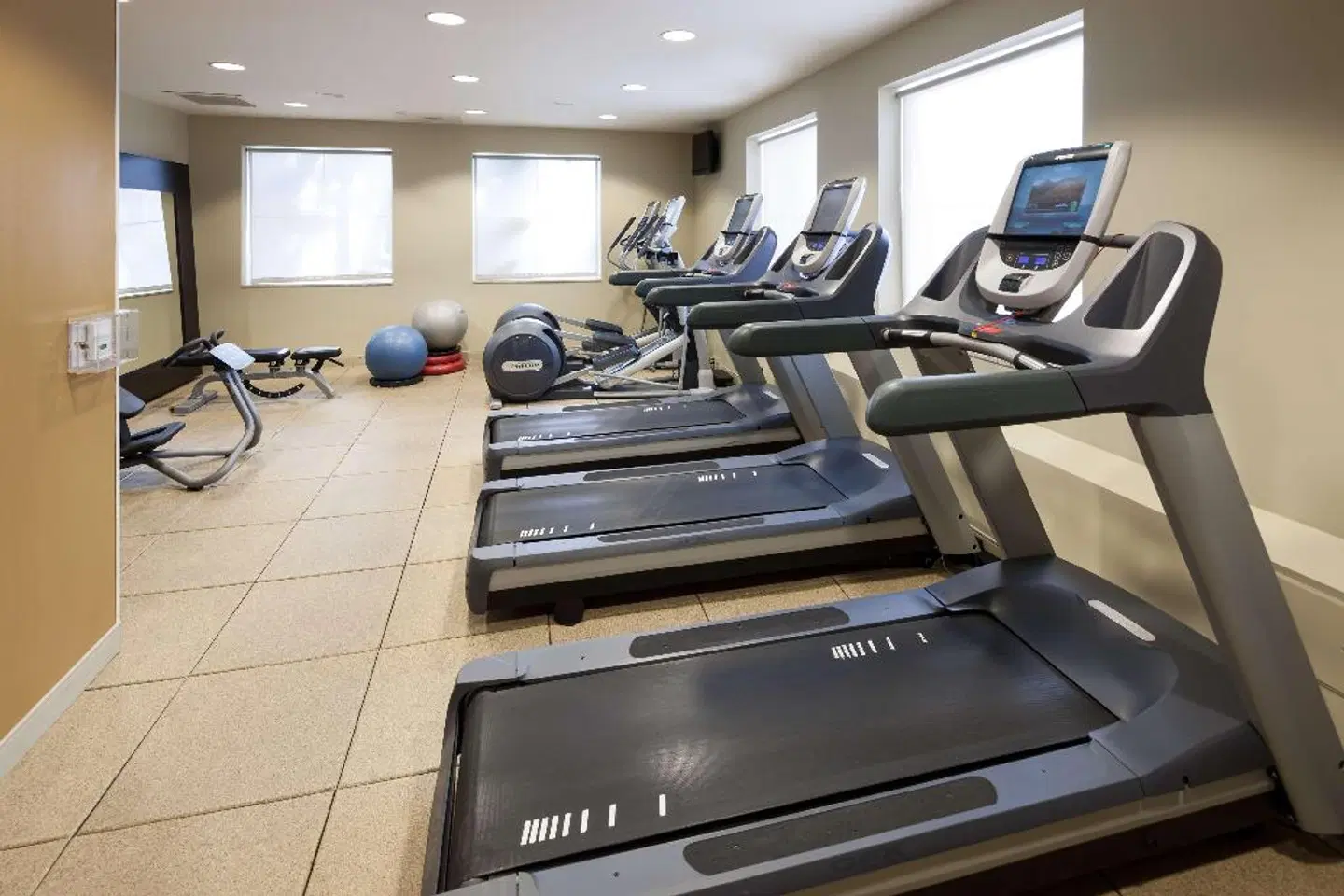 Embassy Suites by Hilton Tampa Brandon SPORTS_AND_LEISURE
