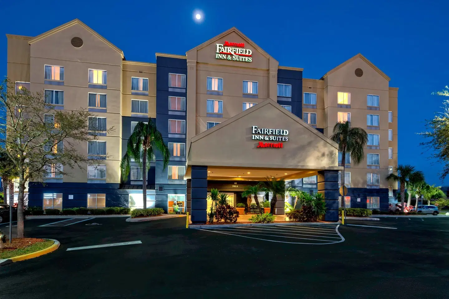 Fairfield by Marriott Inn & Suites Orlando Near Universal Orlando Resort EXTERIOR