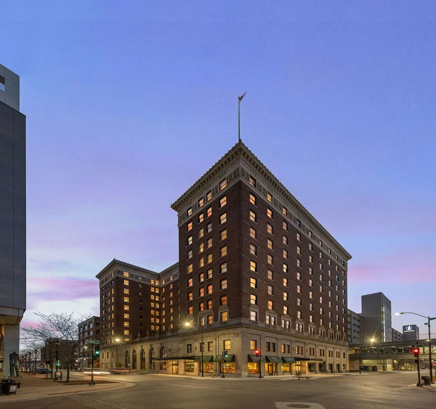 Hotel Fort Des Moines, Curio Collection by Hilton EXTERIOR
